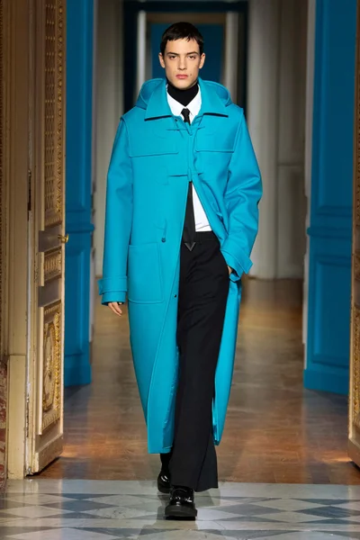 Look 50